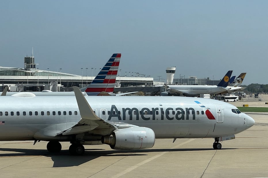 Un avión de pasajeros Boeing 737-823 de American Airlines se mueve por la pista del Aeropuerto Internacional O'Hare de Chicago (ORD) el 23 de agosto de 2024 en Chicago, Illinois.  Foto: AFP