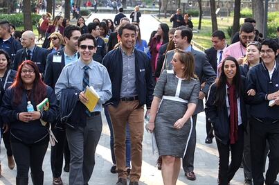 Ruiz Massieu pasea con Dreamers en la Alameda