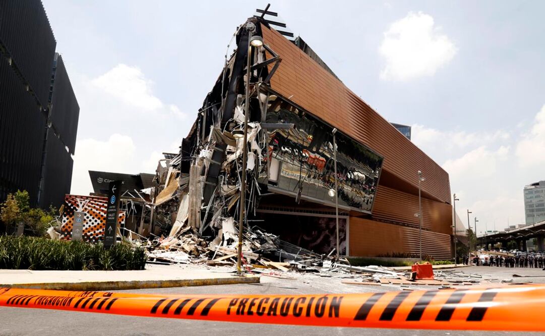 El desplome de la plaza comercial ocurrió cuatro meses después de su inauguración. Foto: Archivo. EL UNIVERSAL