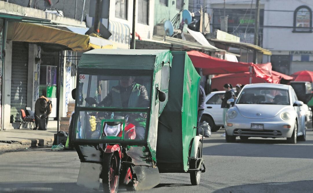 Los mototaxis que operan en Toluca lo hacen sin permisos; los choferes se niegan a migrar al uso de la bicicleta, pues la gente no las acepta, señalan. Foto: ESPECIAL