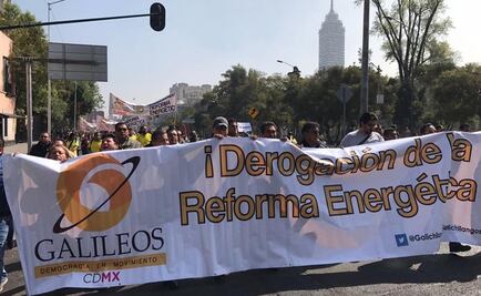 Perredistas clausuran de manera simbólica el SAT por gasolinazo