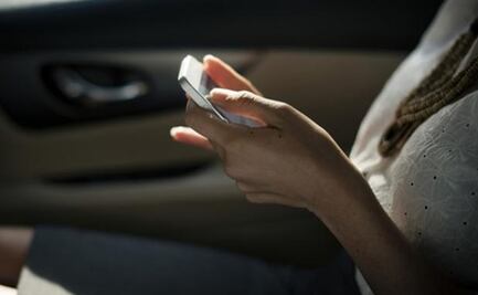 Arrestan a mujer en EU por llamar al 911 porque sus papás le cortaron el celular