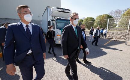 Sale de Querétaro primer millón de vacunas CanSino contra Covid envasadas en México