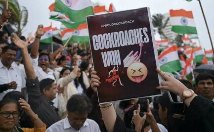 "Cucarachas" toman calles de la India; estudiantes protestan por irregularidades en examen oficial