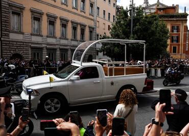 Funeral del Papa: Papamóvil que Francisco usó en su gira en México lo llevó a su última morada en Roma