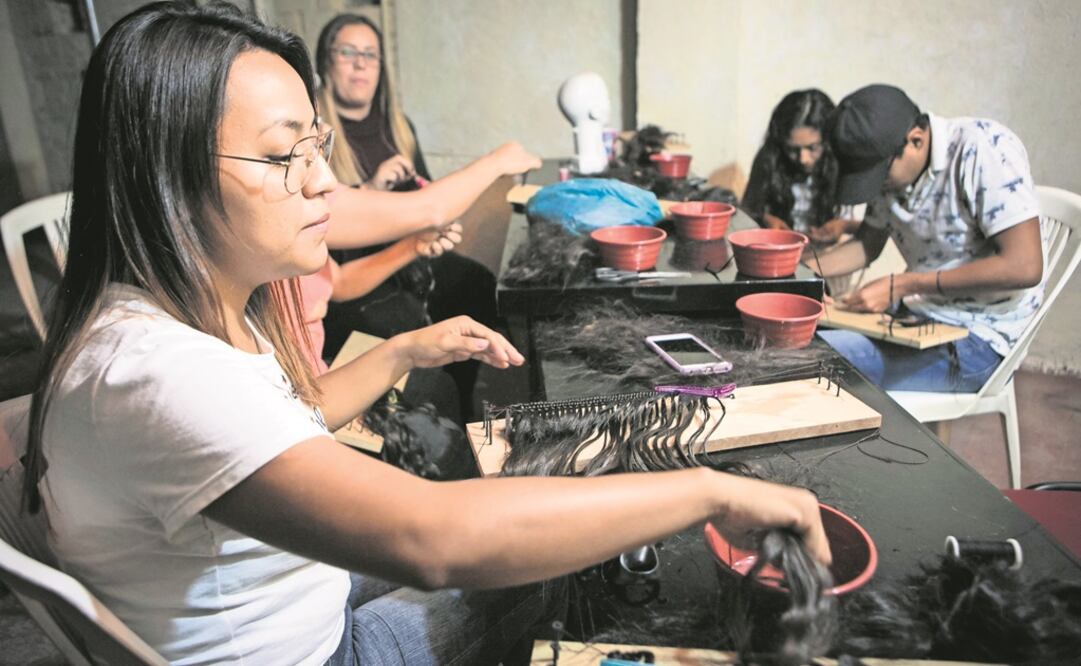 La organización Efecto Mariposa hizo una alianza con la estilista Estefanía Madrid, quien hace extensiones de cabello para niños que padecen cáncer y pierden el cabello por el tratamiento médico. FOTOS: MARIO ARTURO MARTÍNEZ. EL UNIVERSAL