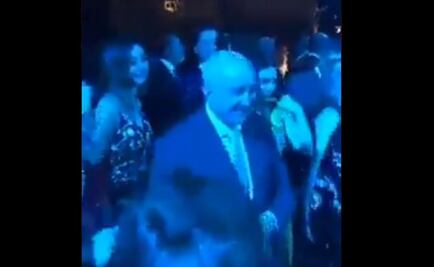 Difunden video de Carlos Salinas bailando "Como la flor"