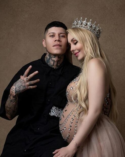 Al estilo de Nodal; Santa Fe Klan se tatúa rostro de su novia, Maya Nazor