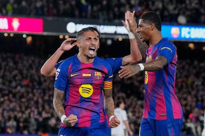 Barcelona vence al Osasuna con doblete de Raphinha y se afianza en la cima de La Liga