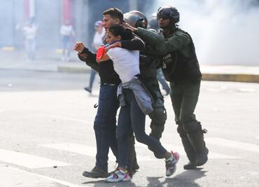 Ejército ratifica lealtad a Maduro y tacha de "sedicioso" el pedido de apoyo de la oposición venezolana