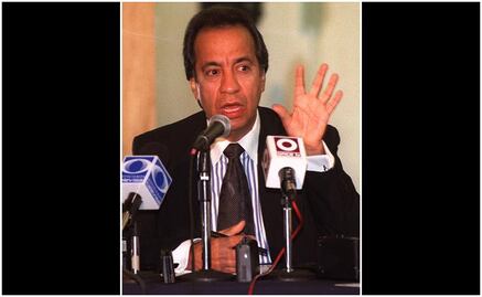 AMLO cancela contrato de compra de papel que ganó su compadre