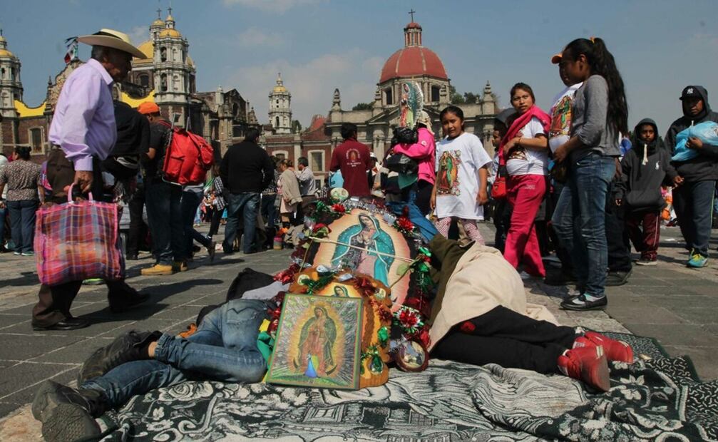 La Casa del Peregrino se encuentra ocupada y ofrece los servicios gratuitos de dormitorios con catres, cobijas, sanitarios, regaderas, comedor y servicio médico. (Foto: Germán García/El Universal)