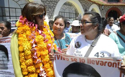 "Enfrentaron a un monstruo de muchas cabezas"; padres despiden al GIEI