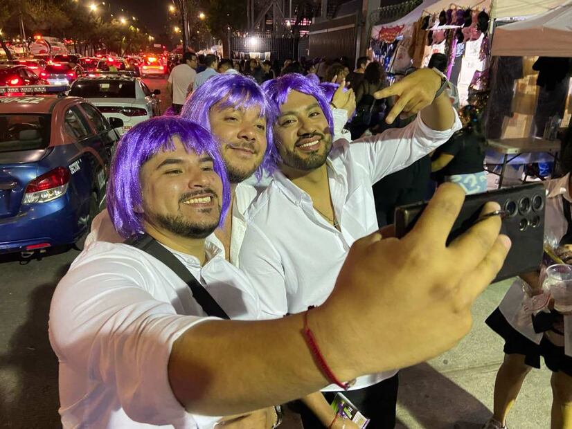 Fans de Shakira esperan inicio del concierto (19/03/2025). Foto: Juan Carlos Williams / EL UNIVERSAL