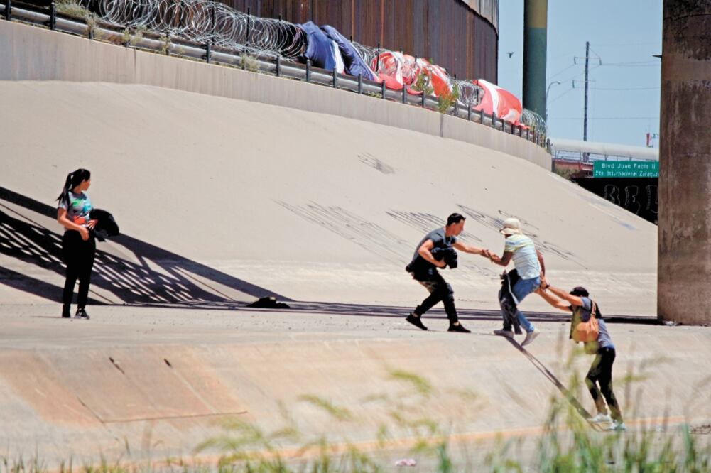 El reporte Migración en México destaca el uso que los grupos criminales dan a los migrantes reclutados como mulas ; esto es, trasladan droga. Foto: ARCHIVO. EL UNIVERSAL