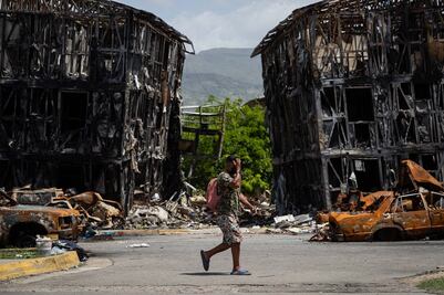 A un mes de los terremotos en Venezuela, ciudadanos aún buscan a sus muertos; reconstrucción es un reto financiero