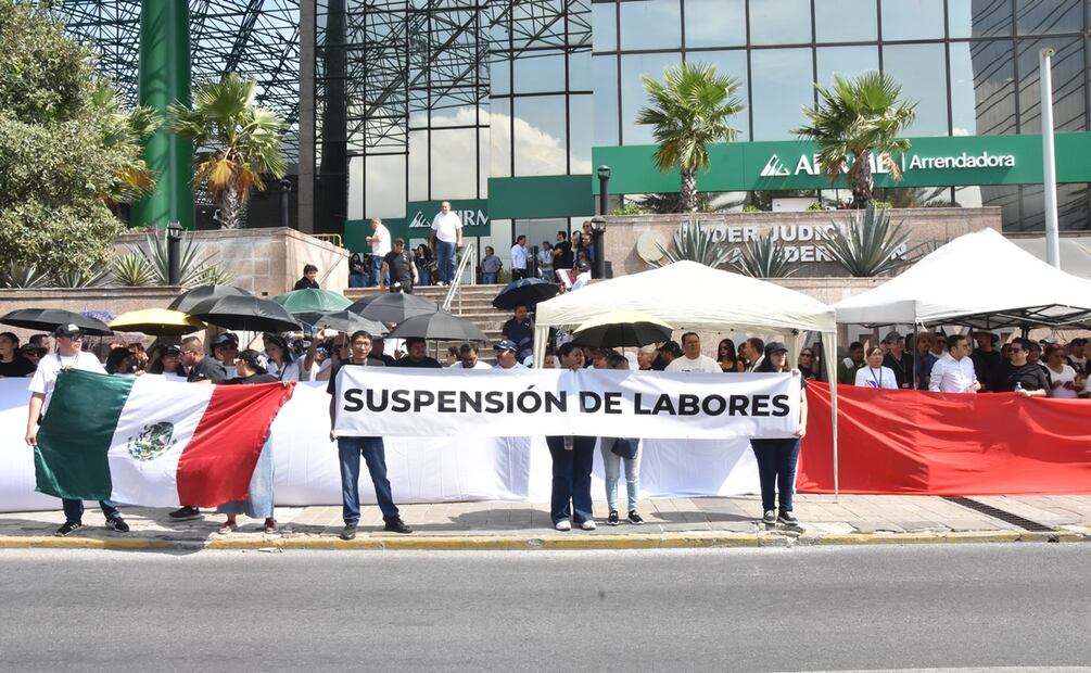 Monterrey, Nuevo León. A partir de las diez de la mañana los empleados del poder judicial de la federación iniciaron la suspensión de labores. Foto: Emilio Vásquez / EL UNIVERSAL