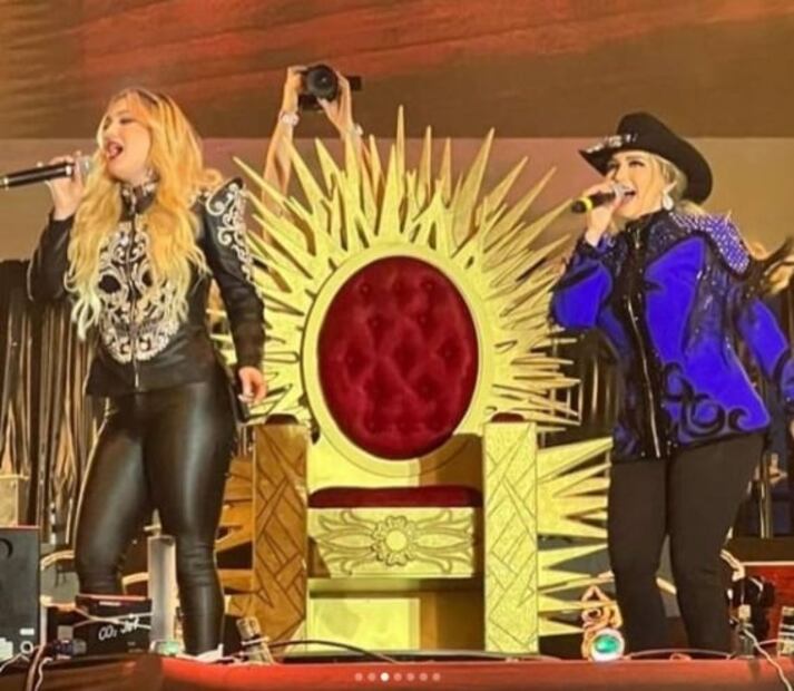 Así fue el debut de Melenie Carmona junto a su mamá Alicia Villarreal: "Tengo pánico escénico"