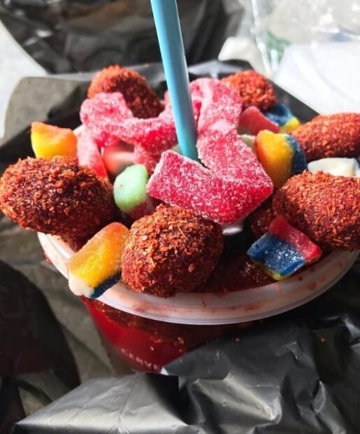 Los tanques de Portales, las micheladas monumentales de la CDMX