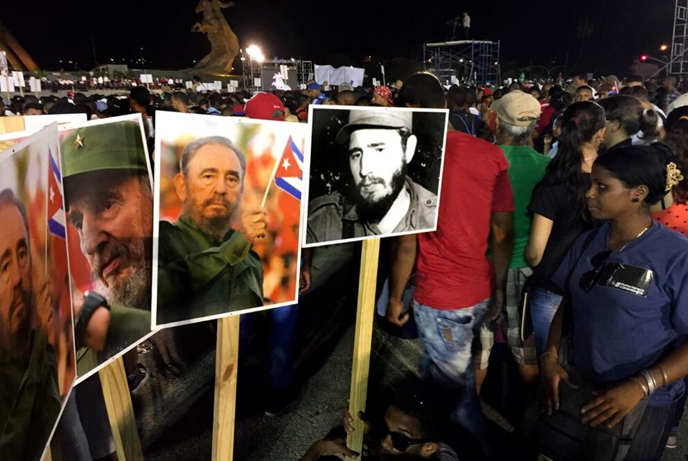 El nombre y la figura de Fidel Castro no serán utilizados para denominar lugares públicos, calles o plazas ni se erigirán en su memoria monumentos, bustos o estatuas por expreso deseo del fallecido líder revolucionario, según dijo su hermano y presidente de Cuba, Raúl Castro. 