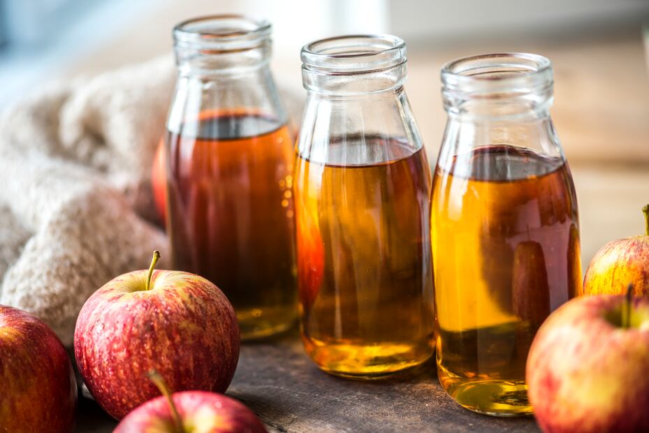 No se recomienda consumir vinagre de manzana en exceso. Foto: Freepik