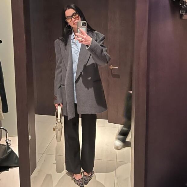 Dua Lipa conquista Instagram con total look de cuero