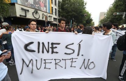 Concluye movilización de estudiantes en Segob; acuerdan dar pliego petitorio