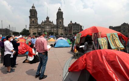 FRENAAA levanta plantón del Zócalo; asegura que es por medidas de seguridad