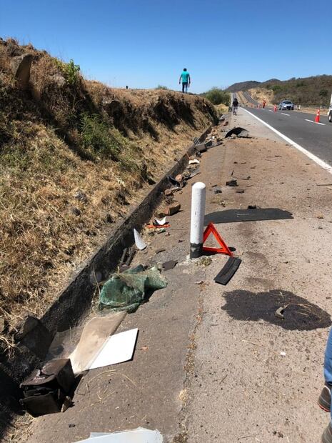 Se accidenta equipo de Univisión rumbo a Morelia