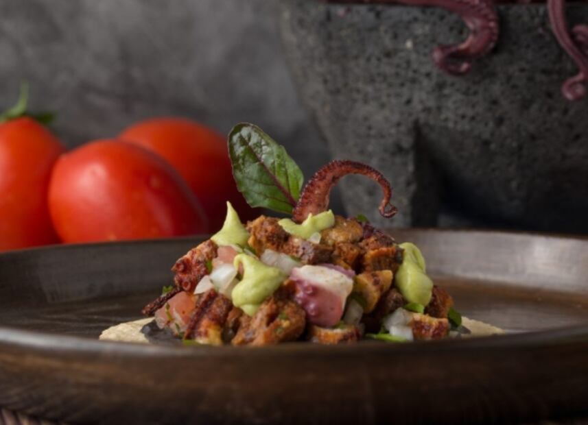 Esto es lo que pasa cuando el pulpo y el chicharrón norteño se comen en el mismo taco