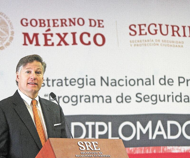 Christopher Landau, embajador de Estados Unidos en México, participó en un diplomado de prevención e investigación de feminicidio. Foto: ERNESTO ÁLVARES. EL UNIVERSAL