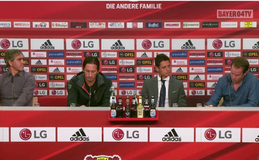 'Chicharito', titular con el Leverkusen ante el Paderborn