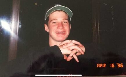 Anaya muestra foto de su juventud para refutar a AMLO y FGR