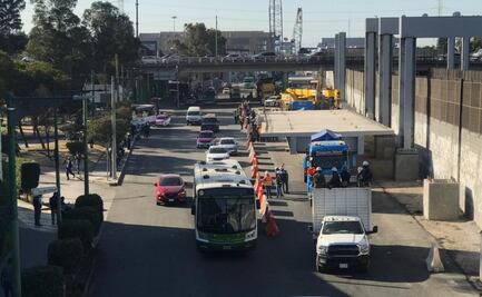 Liberan circulación en Calzada Ermita-Iztapalapa tras retiro de pieza que cayó de trolebús elevado