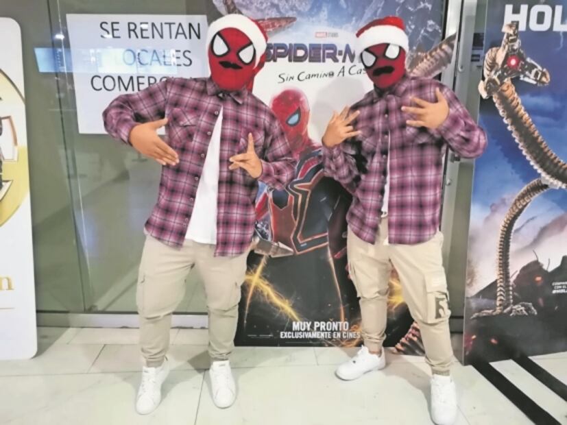 Se visten de héroes por un día fans de Spider-Man