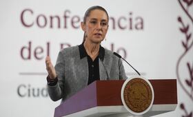 Sheinbaum evalúa cambiar a Fiscal de caso Ayotzinapa; tiene que ser reconocido por familiares de los 43 normalistas, dice