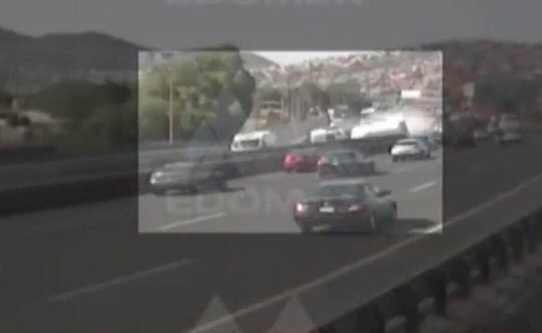Cámaras del C5 de la Secretaría de Seguridad Estatal captaron el momento del accidente. Foto: captura de video 