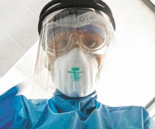 “Recojo muestras apenas protegida”