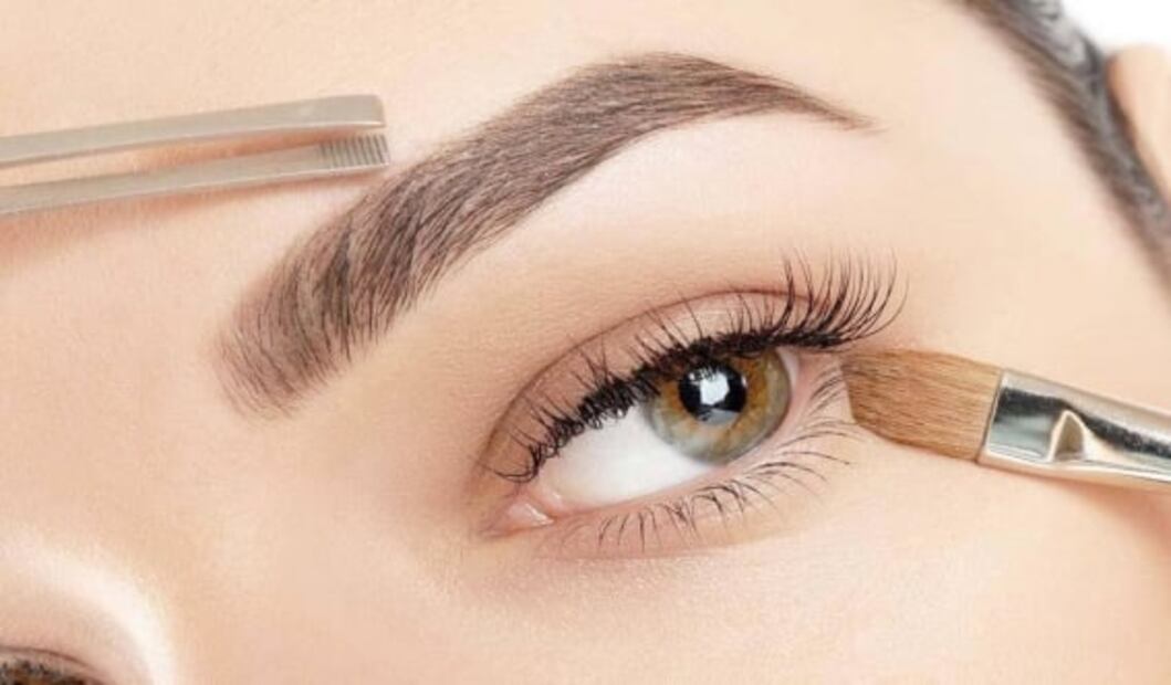 ¿Para qué sirve usar aceite de almendras en las cejas?