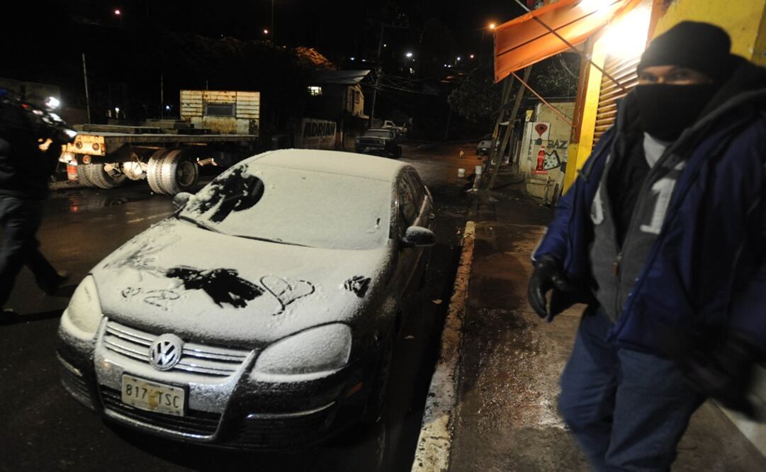 Anoche, se registró la caída de aguanieve en la delegación Cuajimalpa, en la Ciuda de México. Foto: Cuartoscuro