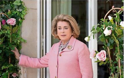 Catherine Deneuve cumple 80 años con rol de primera dama