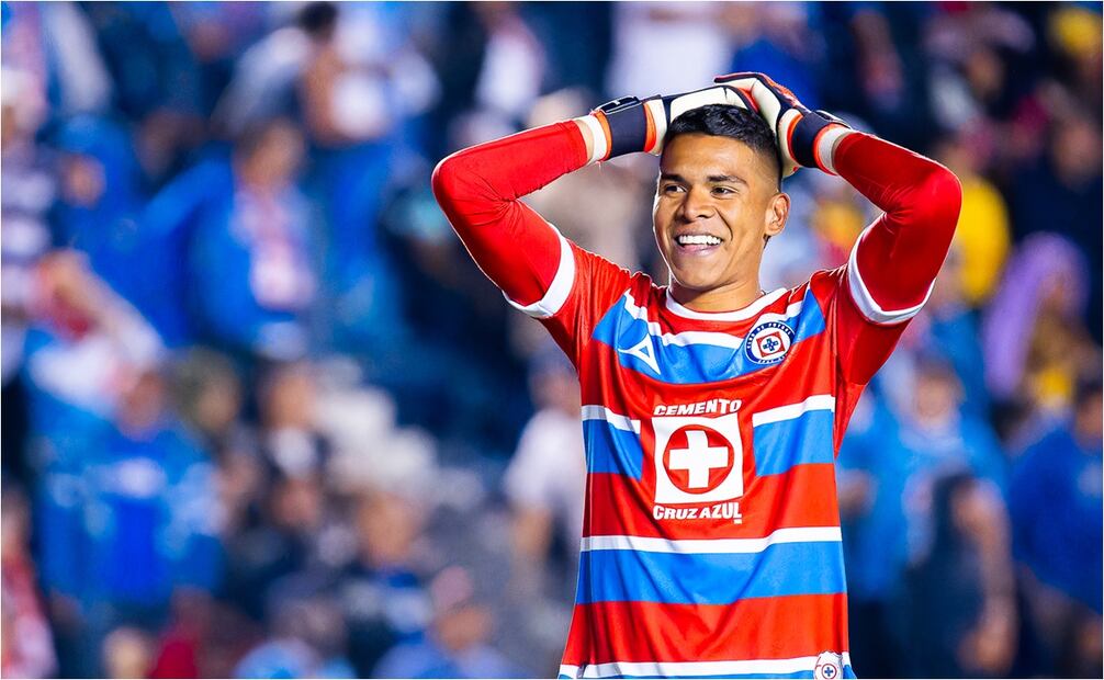 FOTO: Kevin Mier en un partido con Cruz Azul  -  IMAGO7