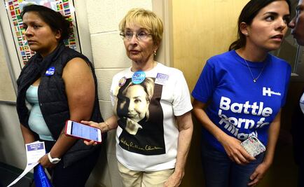 Dan leve ventaja a Clinton sobre Sanders en Nevada