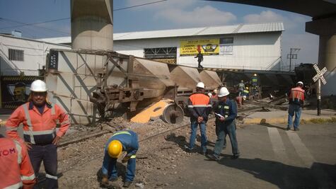 Descarrila tren con maíz en Tlalnepantla; no hay heridos