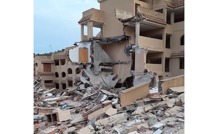 Reportan al menos 2 personas atrapadas tras derrumbe de edificio en España