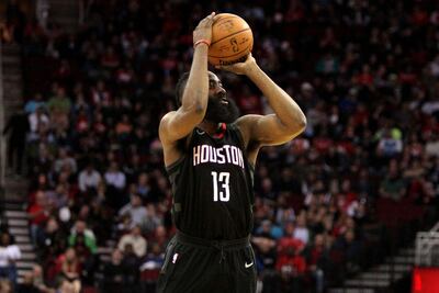 James Harden hace historia en victoria de los Rockets