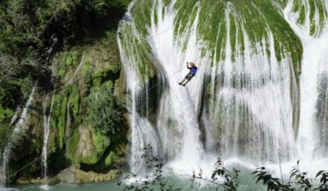 Vuela sobre la cascada de Micos, ¡en bicicleta!