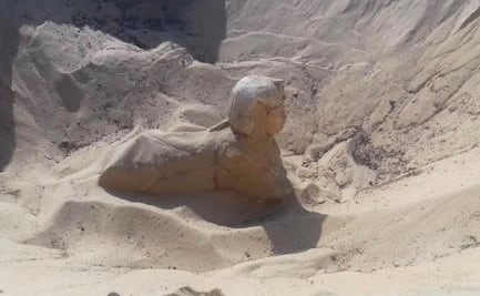 Una esfinge diminuta es descubierta por arqueólogos en Egipto