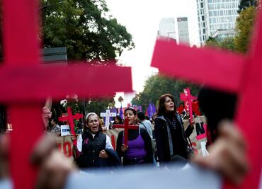 Over 500 women protest after two minors were raped in Mexico City