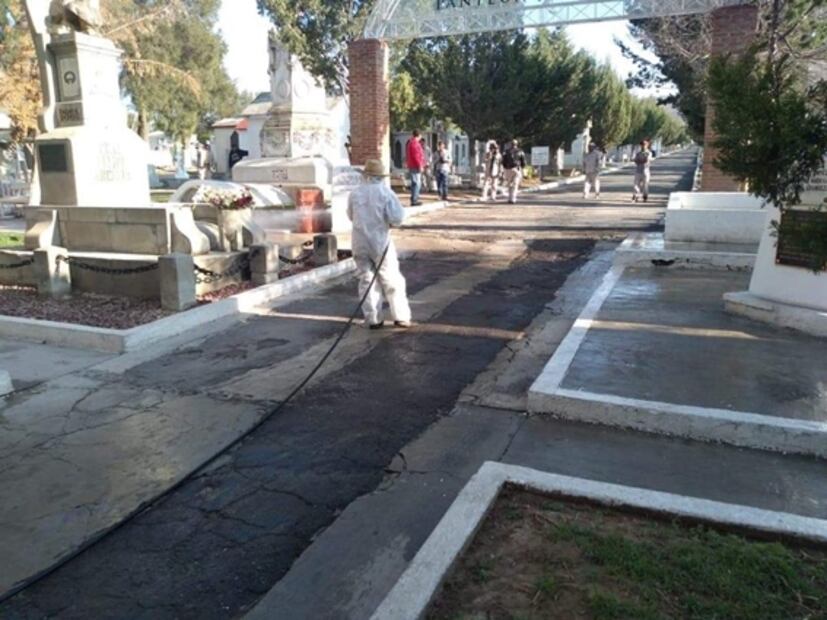 Prohíben acceso a panteones en los estados por Covid-19